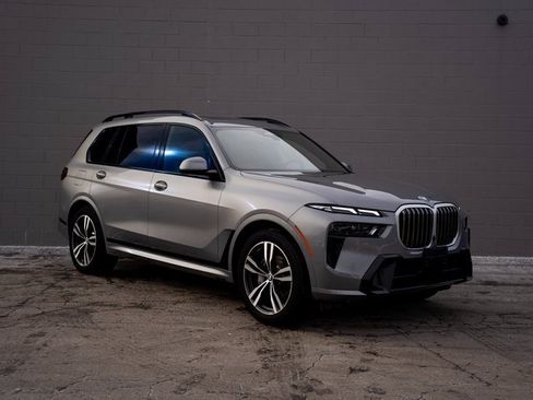 Used 2025 BMW X7 xDrive40i w/ M Sport Package image 9