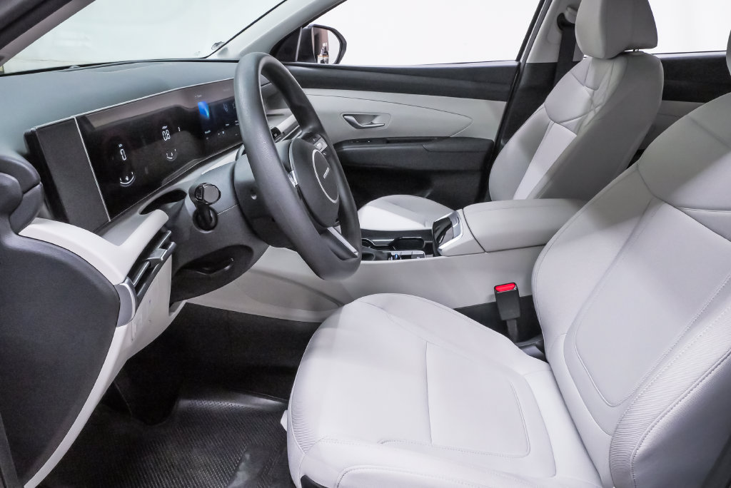 Certified 2026 Hyundai Tucson SE FWD image 9