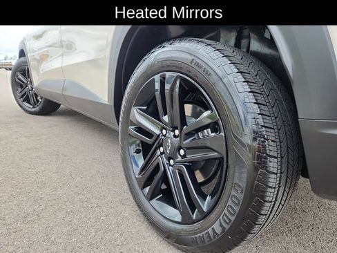 Used 2026 Chevrolet Trax ACTIV w/ Sunroof Package FWD image 18