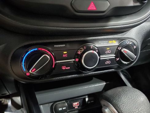 Used 2020 Kia Soul S image 32