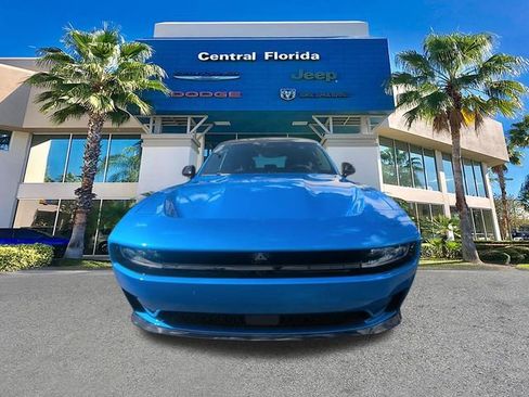 Used 2025 Dodge Charger R/T w/ Sun & Sound Package image 3