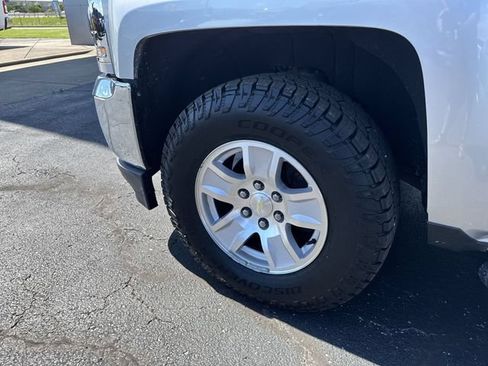 Used 2018 Chevrolet Silverado 1500 LT w/ All Star Edition AWD/4WD image 8