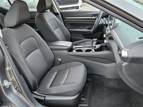 Used 2023 Nissan Altima 2.5 SV image 15