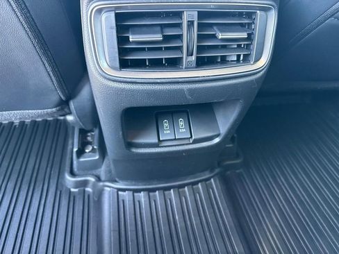Used 2017 Honda CR-V Touring image 10