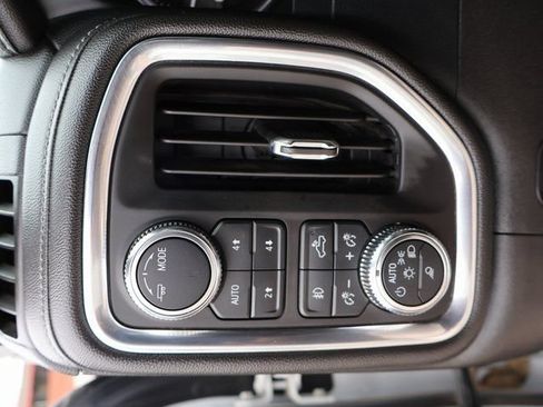 Certified 2022 GMC Sierra 3500 Denali AWD/4WD image 44