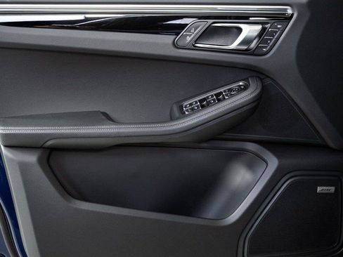 New 2026 Porsche Macan AWD/4WD image 6