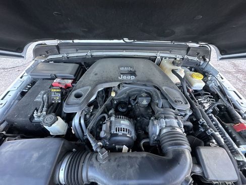 Used 2019 Jeep Wrangler Unlimited Sport S AWD/4WD image 25