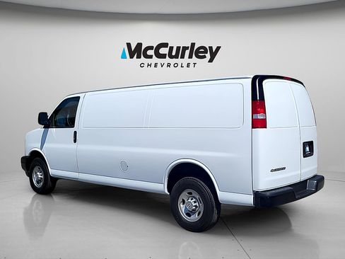 Used 2025 Chevrolet Express 2500 Extended w/ Driver Convenience Package RWD image 5