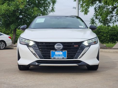 Used 2024 Nissan Sentra SR FWD image 2