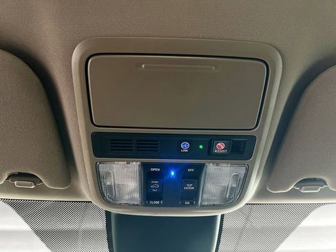 Certified 2024 Honda Odyssey Touring image 20