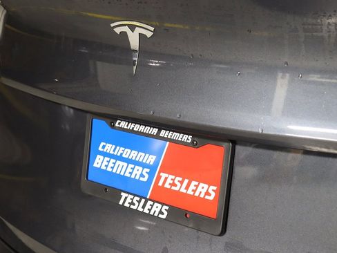 Used 2022 Tesla Model Y Long Range image 15