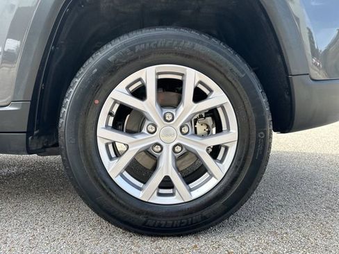 Used 2022 Jeep Grand Cherokee Limited image 59