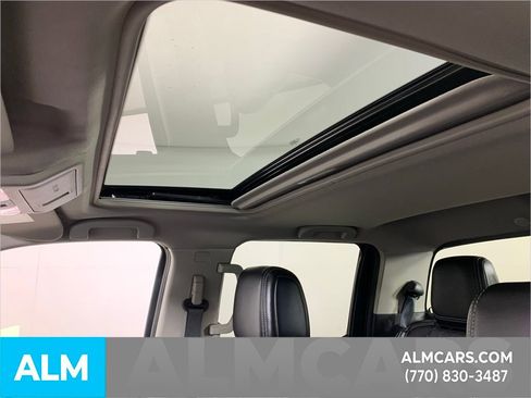 Used 2024 Nissan Frontier SL w/ Technology Package image 18