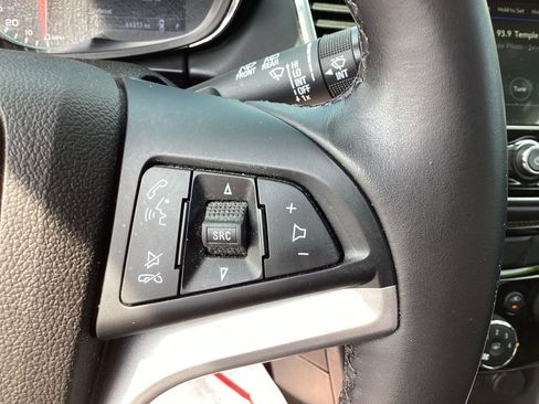 Used 2019 Chevrolet Trax Premier image 17