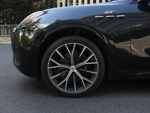 Used 2023 Maserati Grecale GT image 11