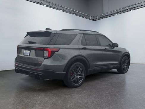 Certified 2025 Ford Explorer ST AWD/4WD image 5