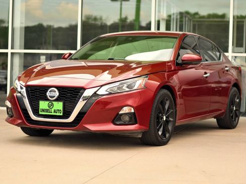 Used 2022 Nissan Altima 2.5 Platinum AWD/4WD image 3