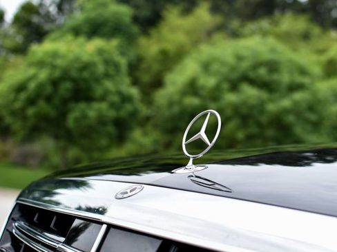 Used 2019 Mercedes-Benz S 560 Sedan image 4