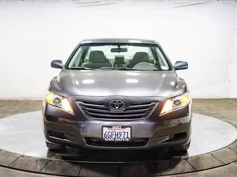 Used 2009 Toyota Camry LE image 2