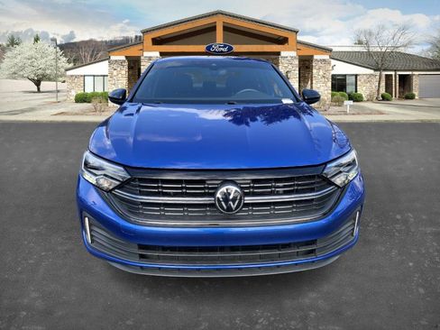 Used 2023 Volkswagen Jetta Sport image 2