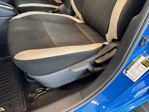 Used 2020 Nissan Versa SV FWD image 14