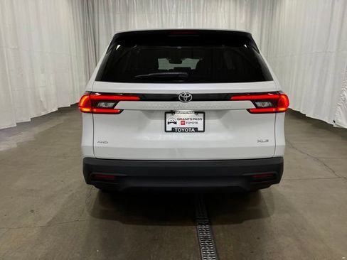 Certified 2025 Toyota Grand Highlander AWD image 5