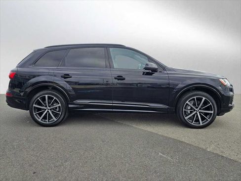 Used 2021 Audi Q7 3.0T Premium Plus w/ Premium Plus Package AWD/4WD image 2