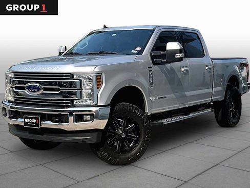 Used 2019 Ford F250 Lariat w/ Lariat Value Package AWD/4WD image 1