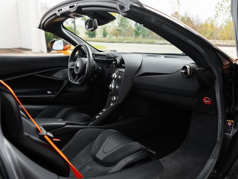 Used 2020 McLaren 720S Performance image 17