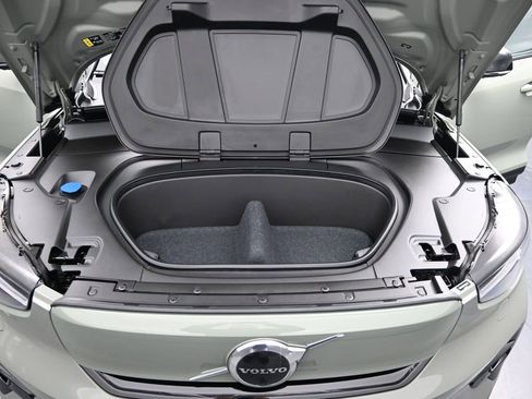Used 2023 Volvo XC40 Recharge Ultimate image 23
