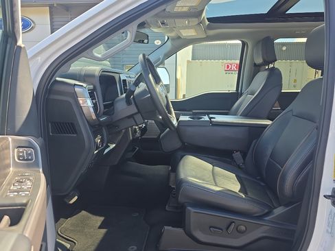 Certified 2025 Ford F350 Lariat w/ Camper Package image 14