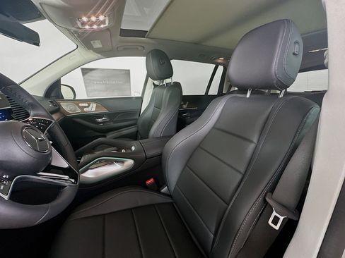 Used 2026 Mercedes-Benz GLS 450 4MATIC image 27