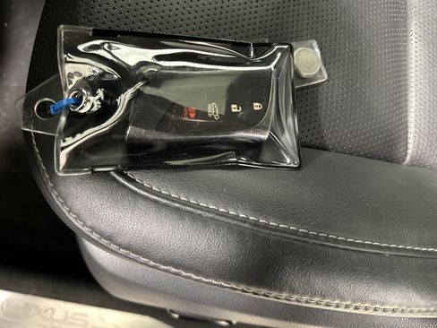 Used 2023 Lexus RX 350 w/ Cold Area Package image 36