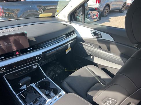 New 2026 Kia Carnival SX image 11