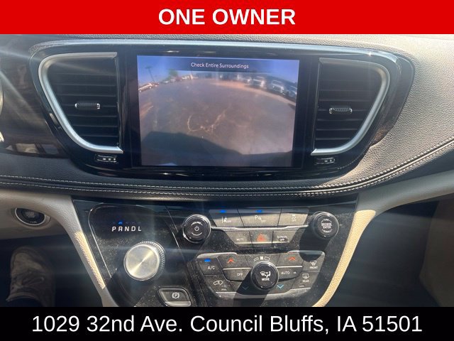 Used 2023 Chrysler Pacifica Limited FWD image 23