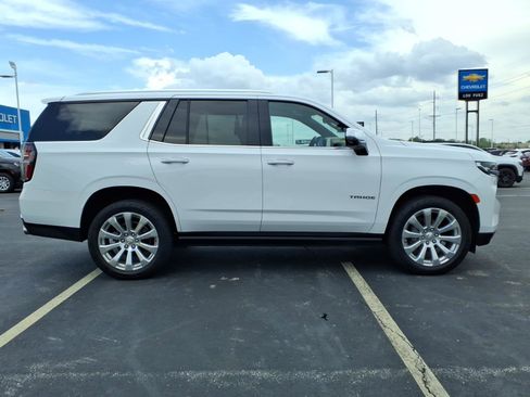 Used 2021 Chevrolet Tahoe Premier w/ Premium Package AWD/4WD image 28