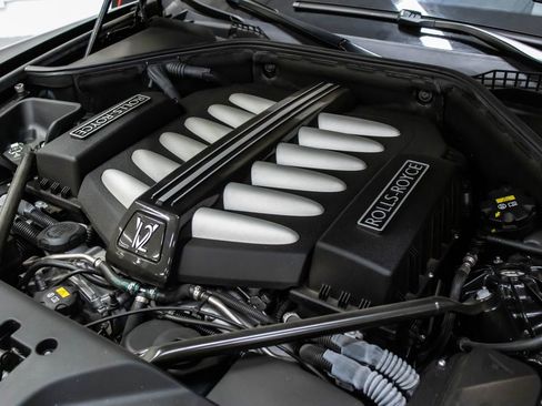 Used 2020 Rolls-Royce Dawn RWD image 57