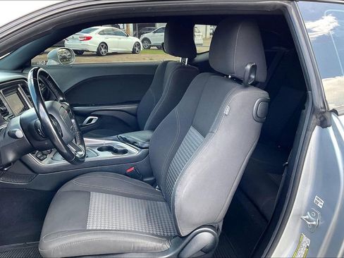 Used 2021 Dodge Challenger SXT image 16