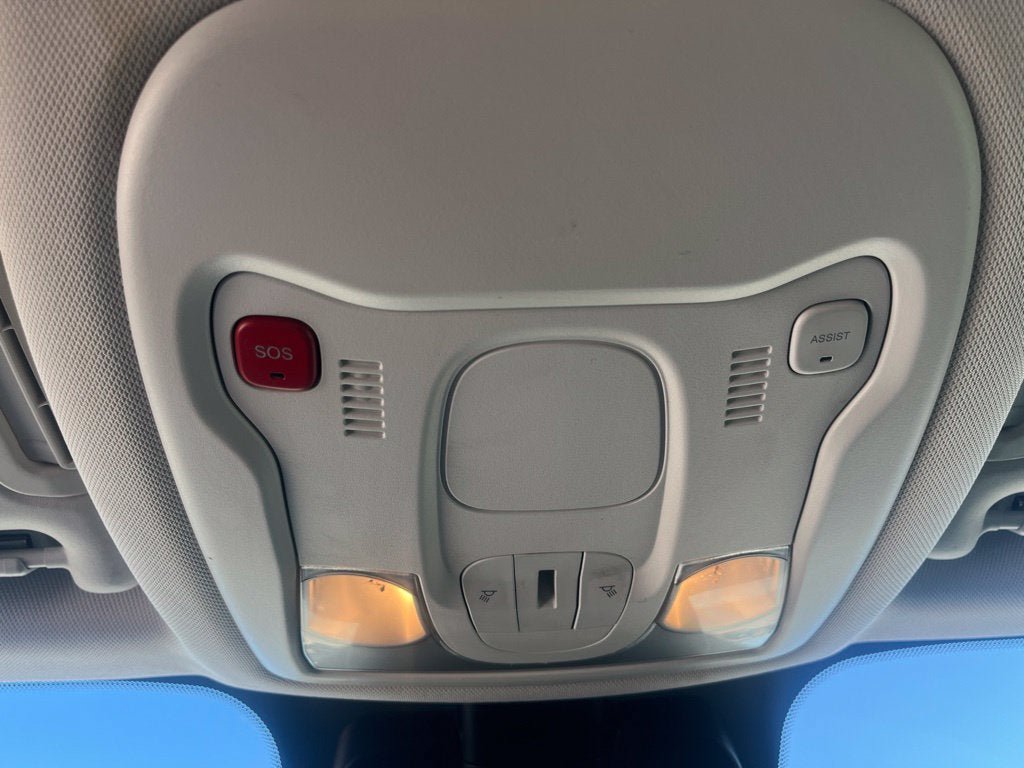 Used 2020 Jeep Renegade Latitude FWD image 25