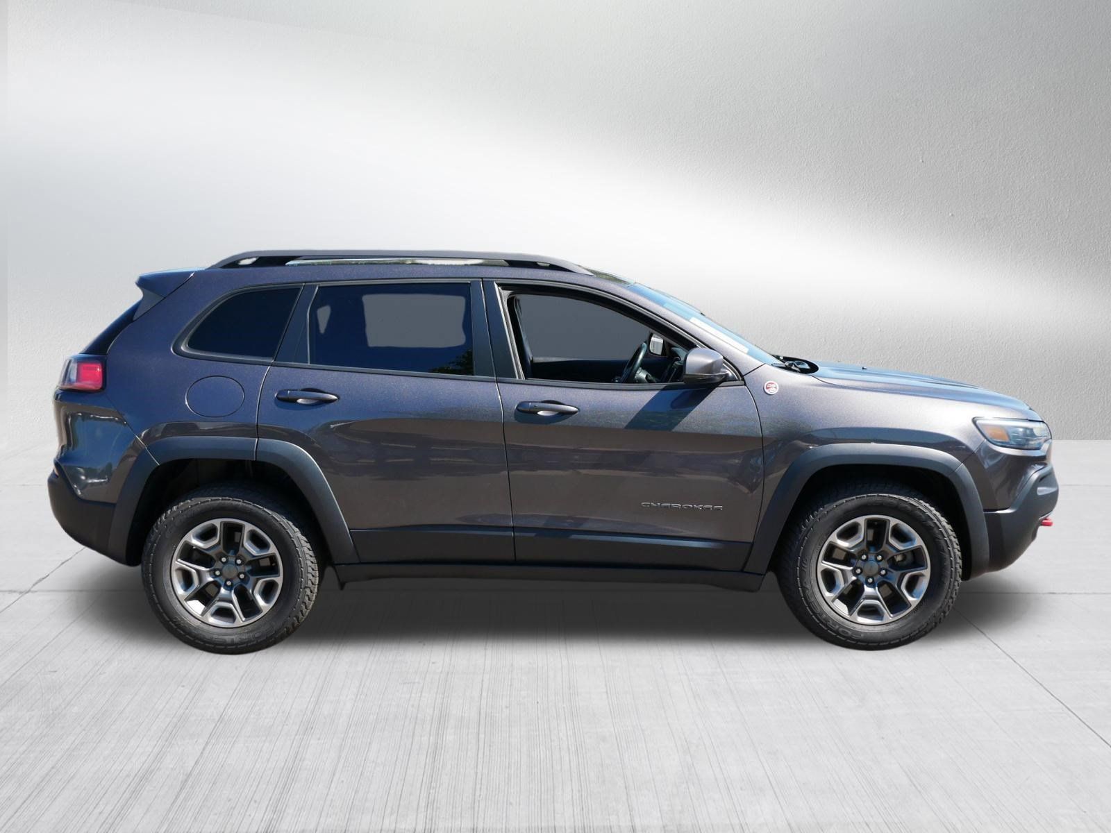 Used 2019 Jeep Cherokee Trailhawk AWD/4WD image 8