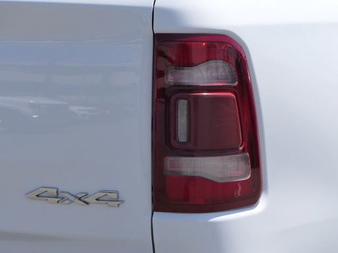 Used 2024 RAM 1500 Laramie AWD/4WD image 5