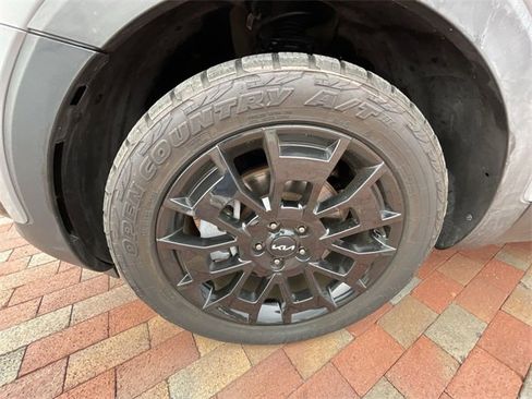 Used 2022 Kia Telluride EX w/ EX Premium Package image 6