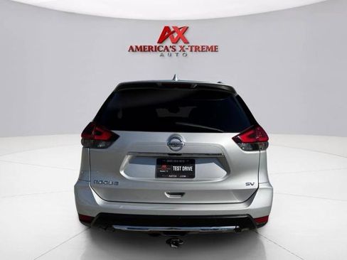 Used 2018 Nissan Rogue SV FWD image 5