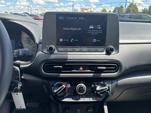 Used 2022 Hyundai Kona SE FWD image 16