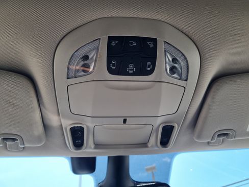 Used 2022 Chrysler Pacifica Limited AWD/4WD image 33