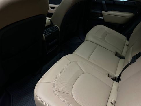 New 2025 Land Rover Defender 110 X-Dynamic SE image 16