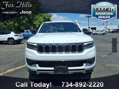 Certified 2024 Jeep Wagoneer Series II w/ Flexible Seating Group AWD/4WD image 2
