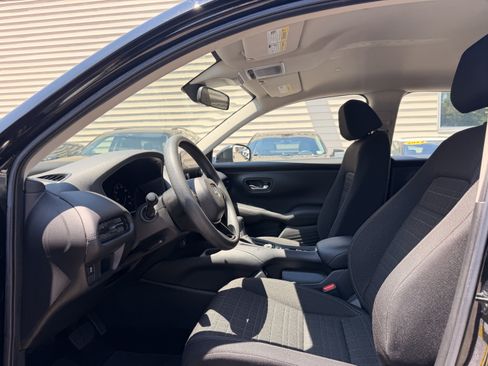 Used 2023 Honda HR-V LX image 14