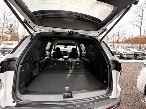 New 2026 Chevrolet Traverse LT w/ Driver Confidence Package image 18