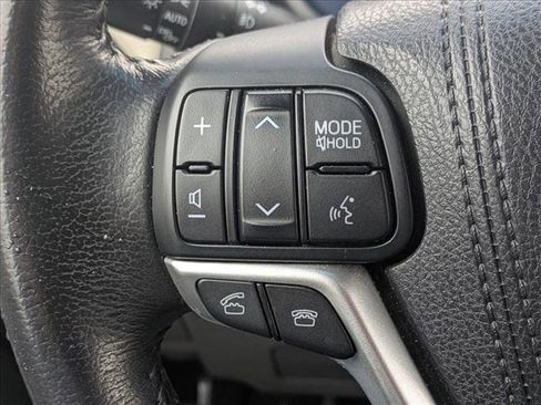 Used 2016 Toyota Sienna XLE image 11